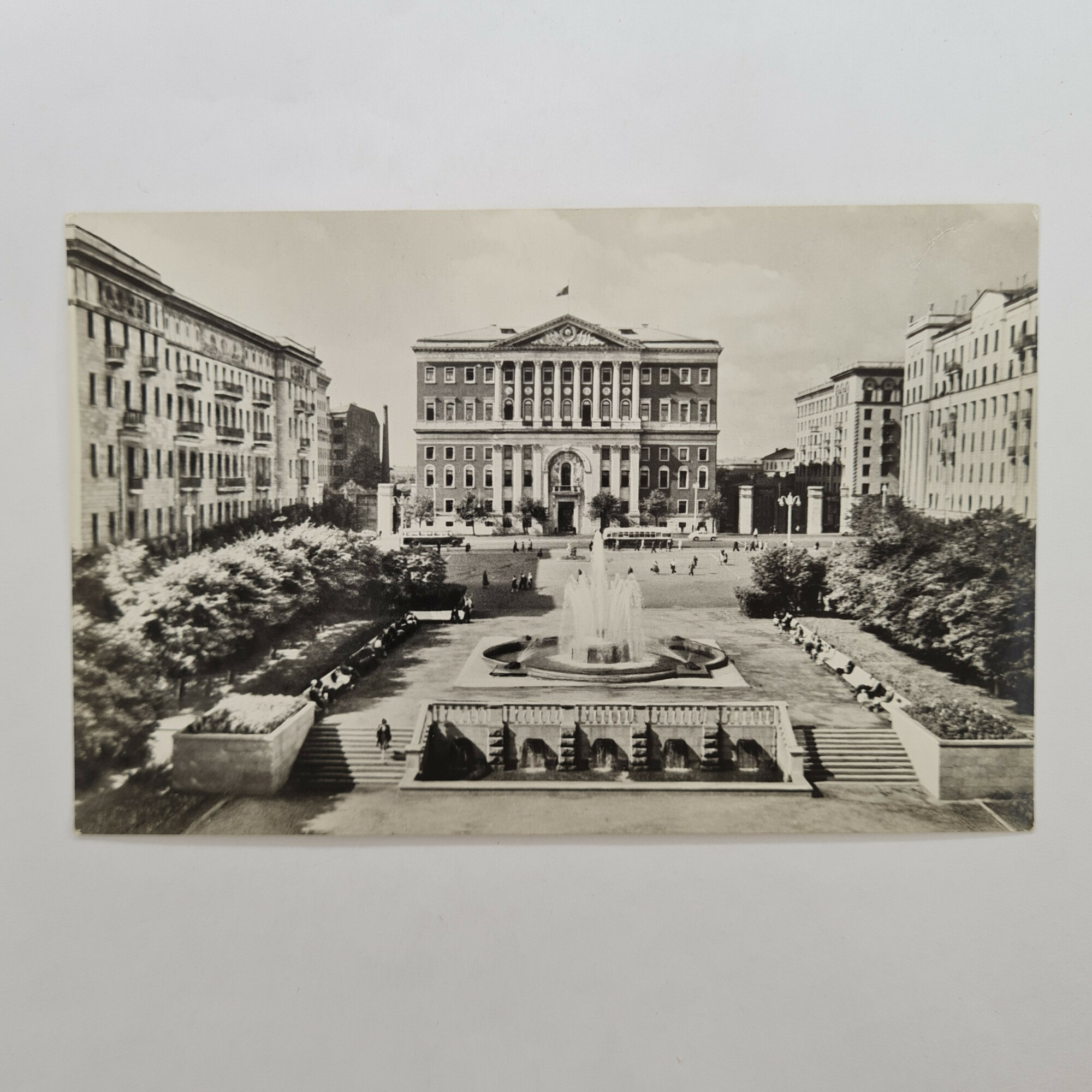 Открытка советская СССР. Москва, Советская площадь и здание Моссовета с фонтаном. Винтаж