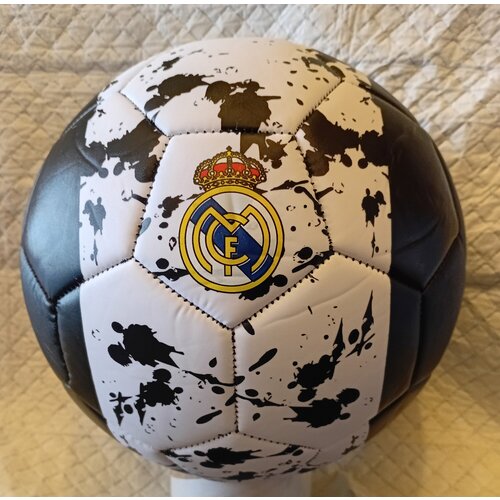 Футбольный мяч Реал Мадрид с фото, 5 размер. ( игла в подарок )