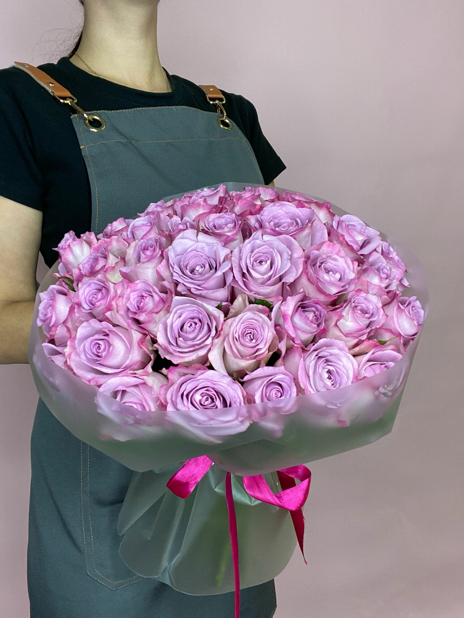 Сиреневые розы