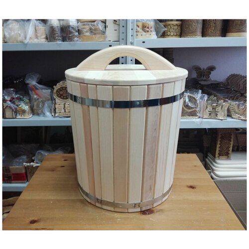 Кадка из кедра с гнетом и крышкой 30 л 8650₽