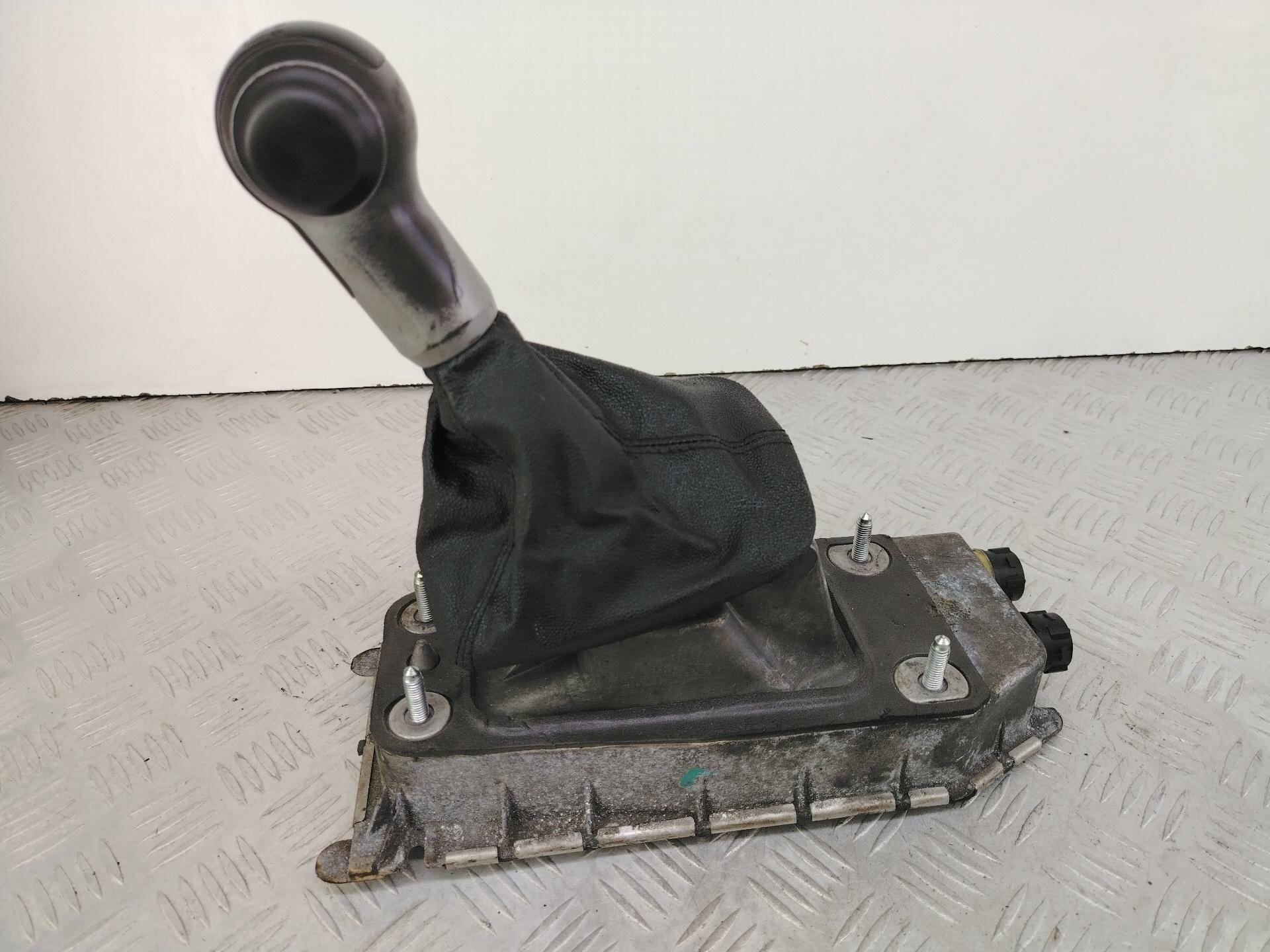 Кулиса КПП Skoda Fabia 1 рест. (2004 - 2007) 6Q0711061E