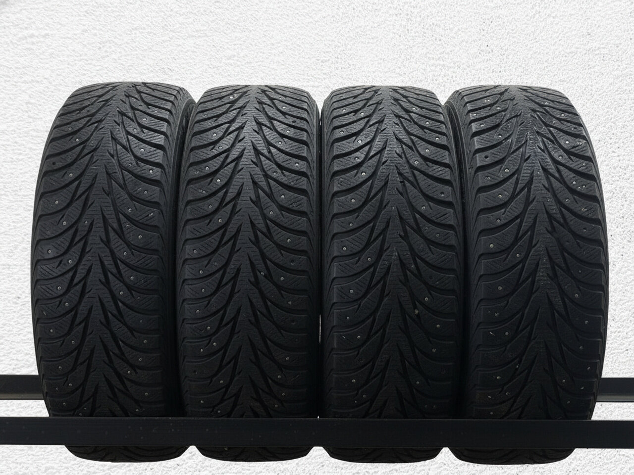 Зимние шины шипованные Yokohama Ice Guard IG35 215/55 R18 25% износ TSB055743