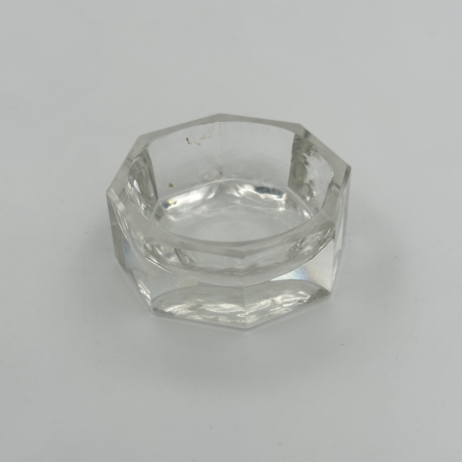 Солонка гранёная, стекло, Российская империя, 1900-1915 гг.