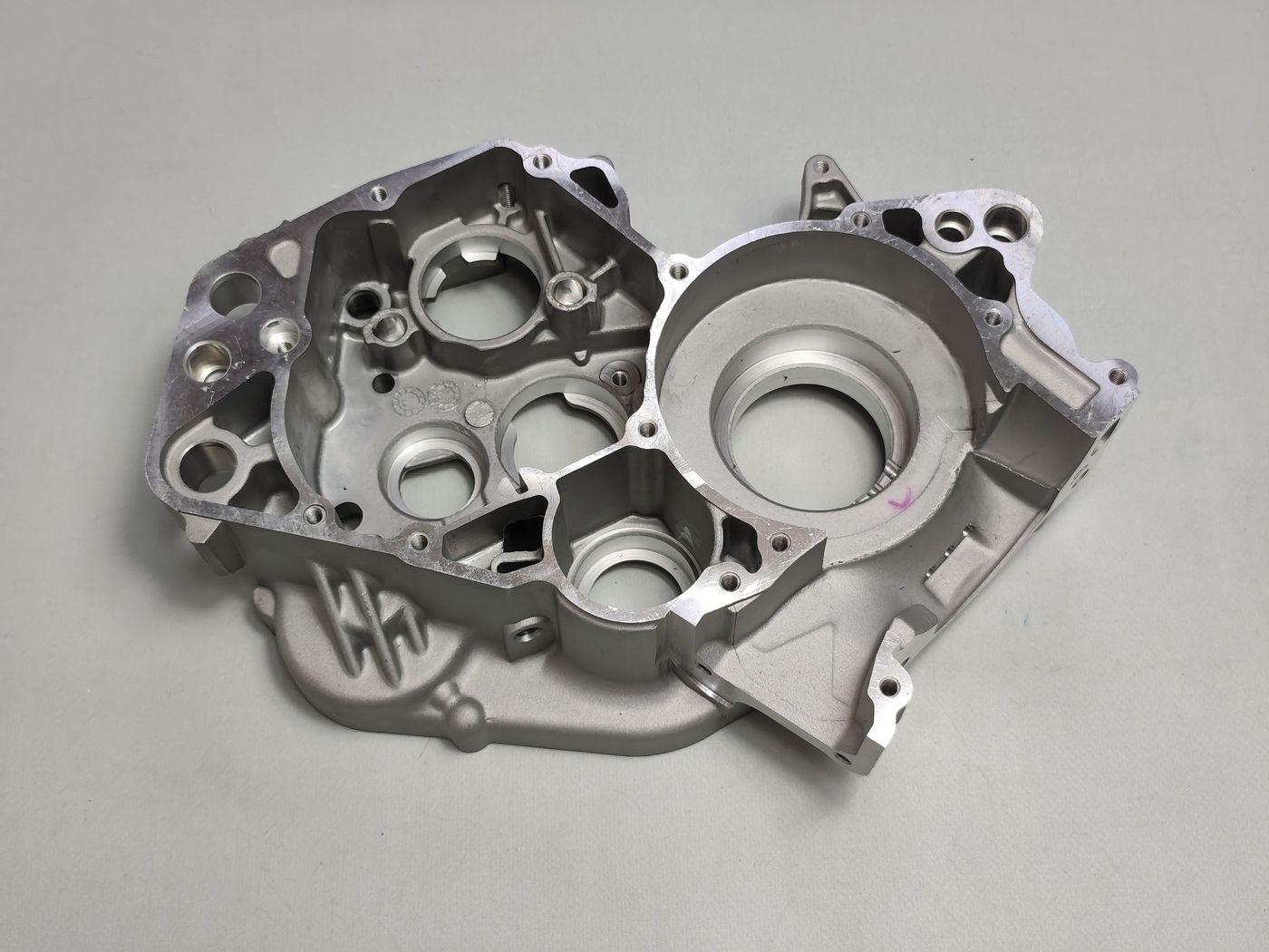 Картер правый MT250