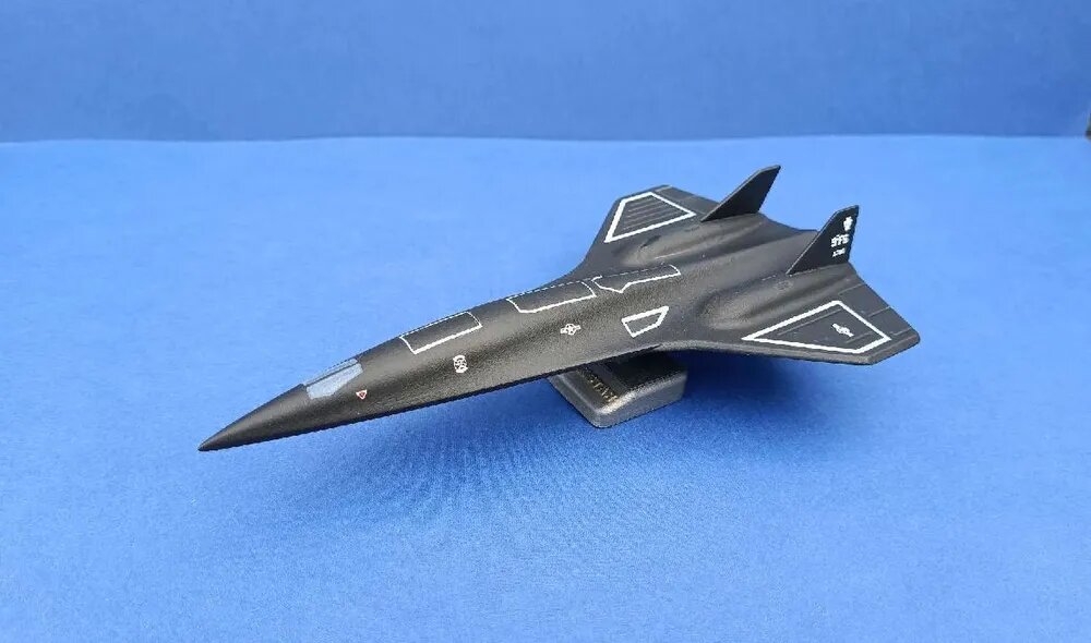 Сборная модель самолёта военная техника Darkstar из PET-G пластика 19 см