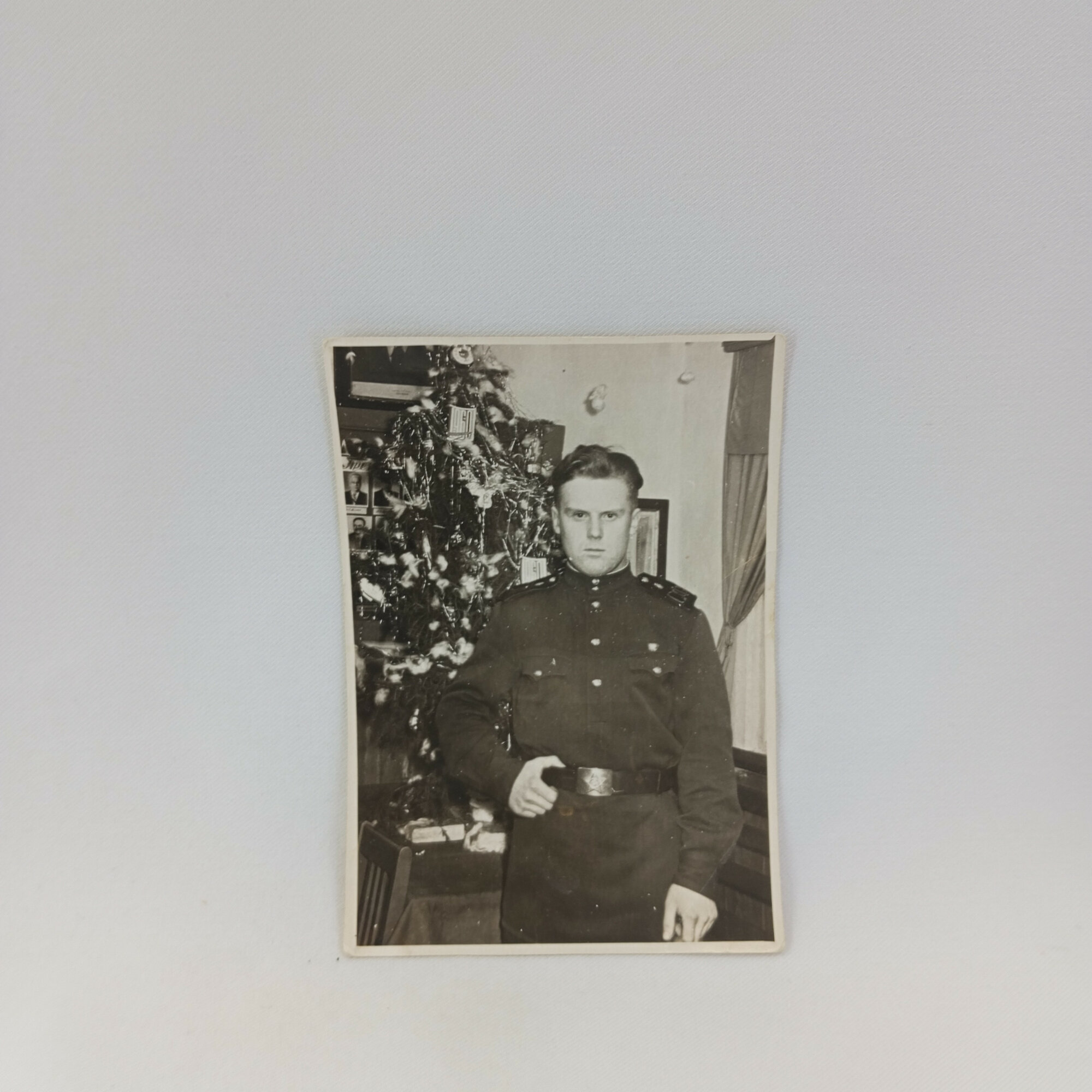 Фотография винтажная, СССР. Мужчина в военной форме, черно-белый снимок с рукописной надписью