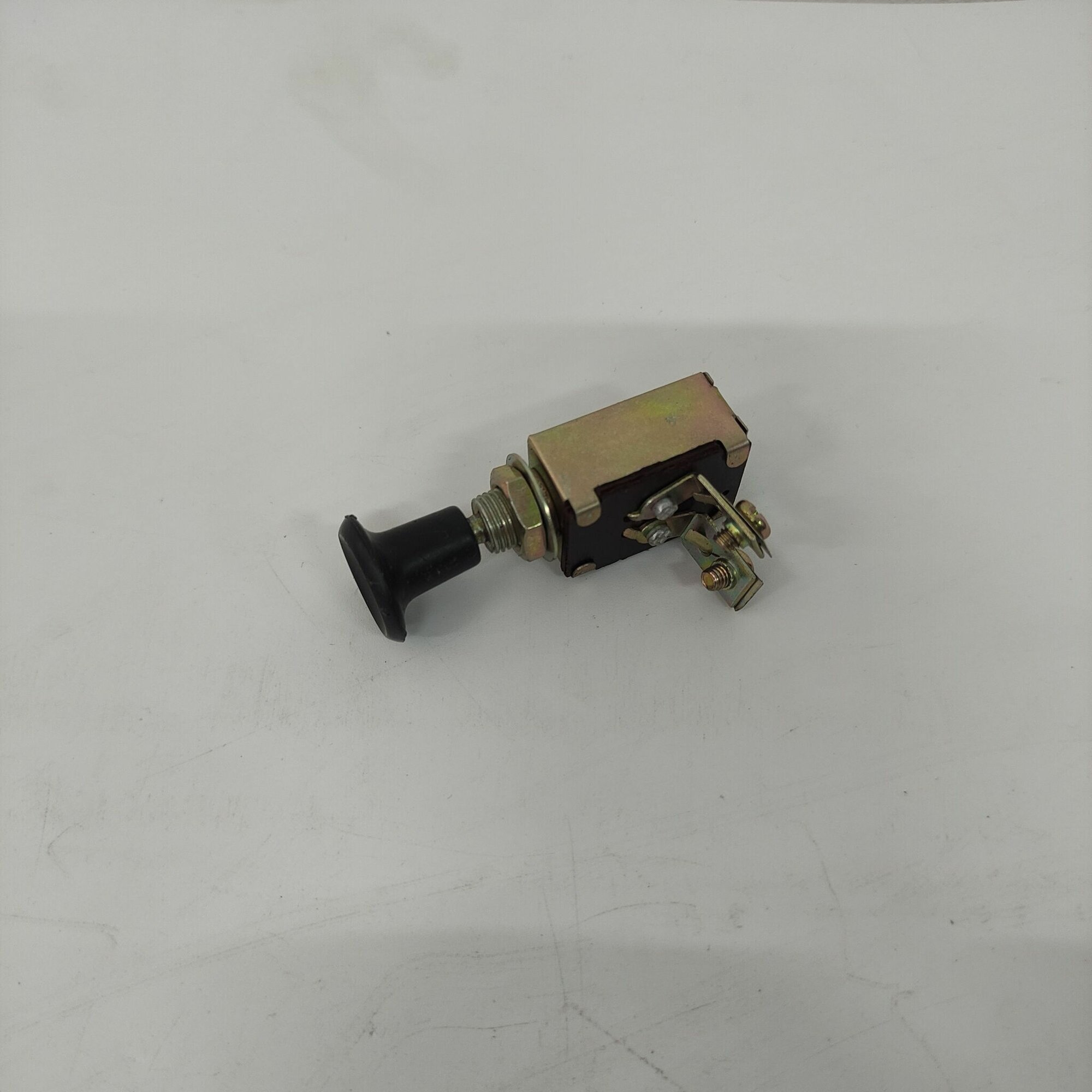 Тумблер света R180/190/195 на тяжелый мотоблок и мототрактор