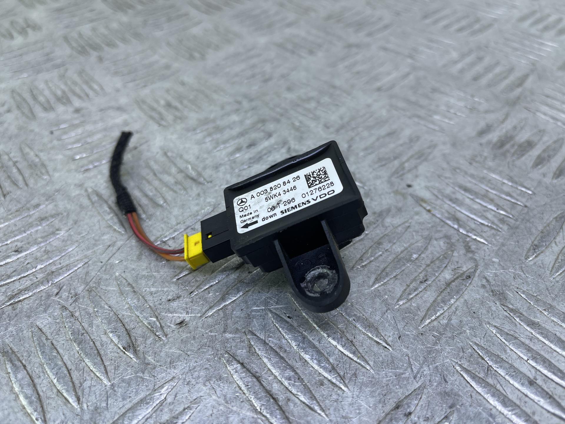 Датчик удара в двери передний правый Mercedes-Benz GL X164 X164.822 2006 A0038208426