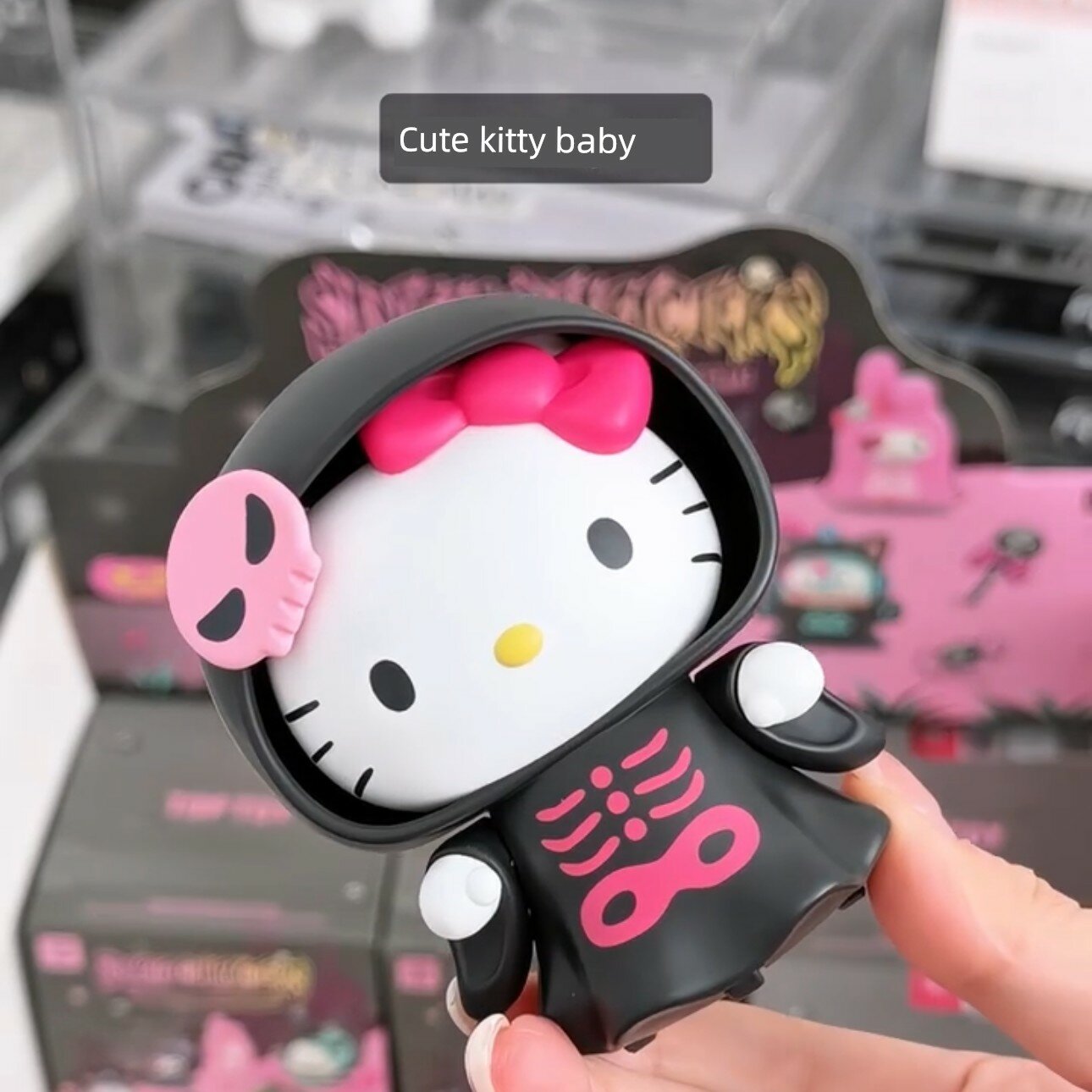 Фигурка Кэтти Кэт в черном плаще от TOPTOY Sanrio Halloween, распечатанный бокс, нераспечатанный мешок, высота 8 см