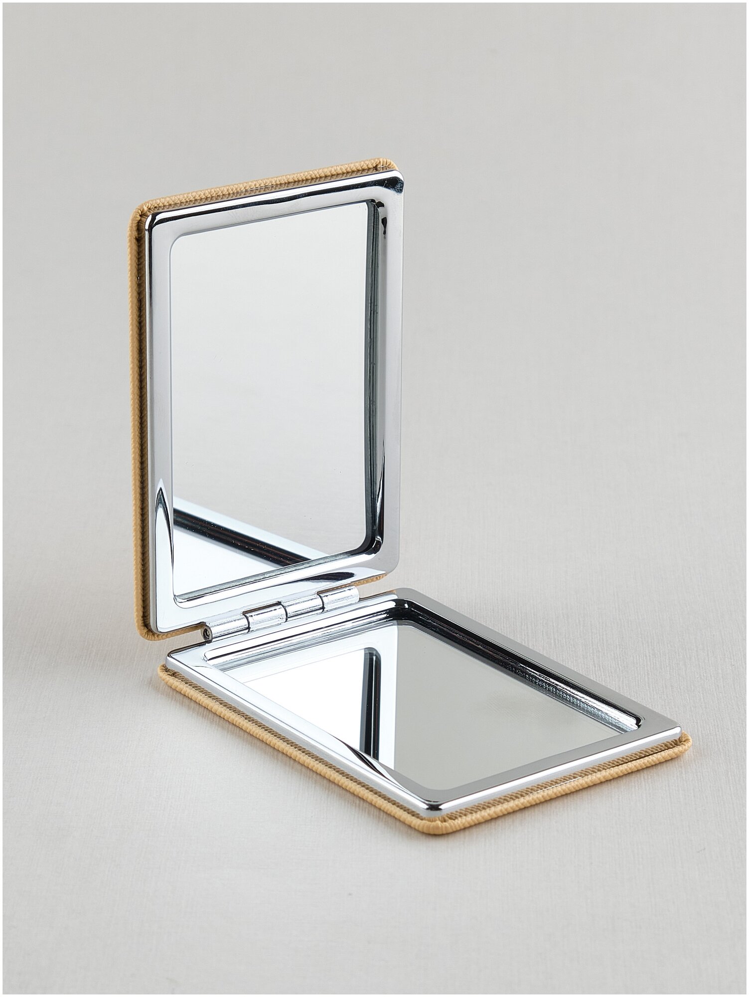 Косметическое зеркало складное двойное с увеличением, карманное зеркало для макияжа, компактное, квадратное, 6.7×7 см