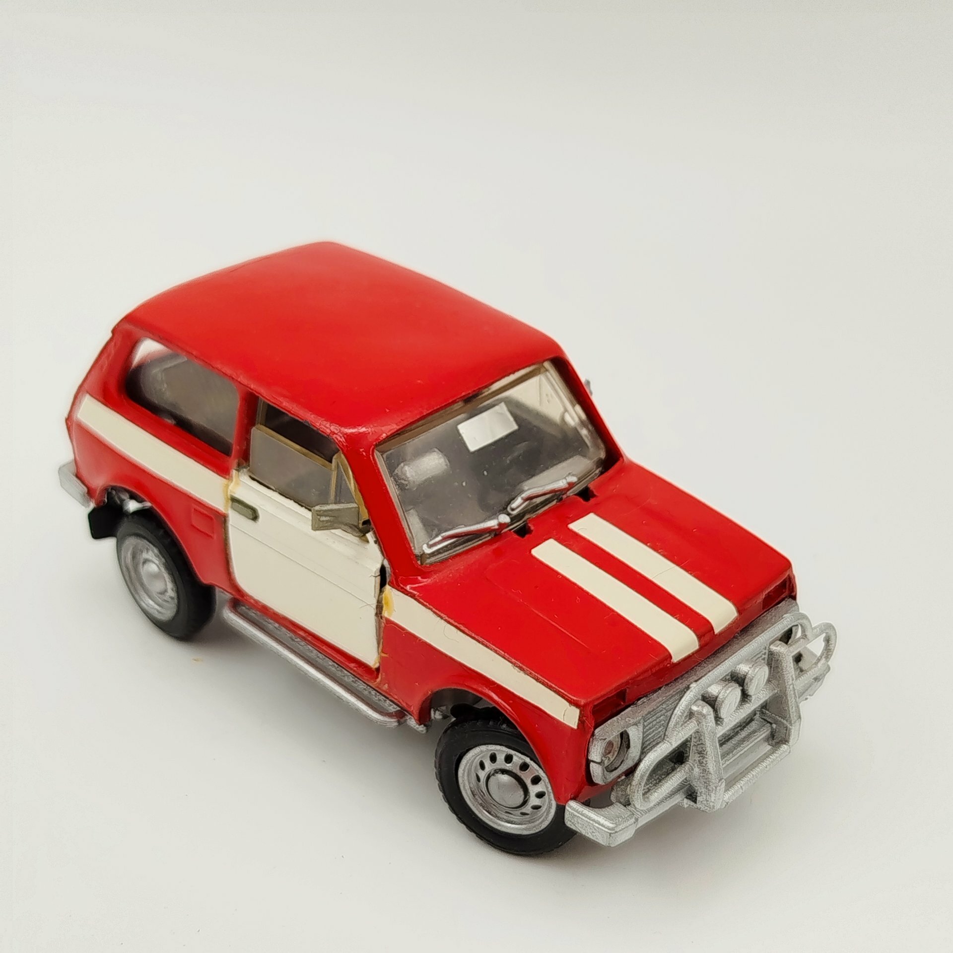 Модель автомобиля в масштабе 1:43 "LADA 21213 Niva" (авторская версия), металл, пластмасса