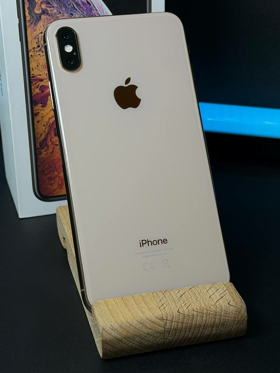 Смартфон Apple iPhone Xs Max 64 ГБ RU, nano SIM+eSIM, золотой