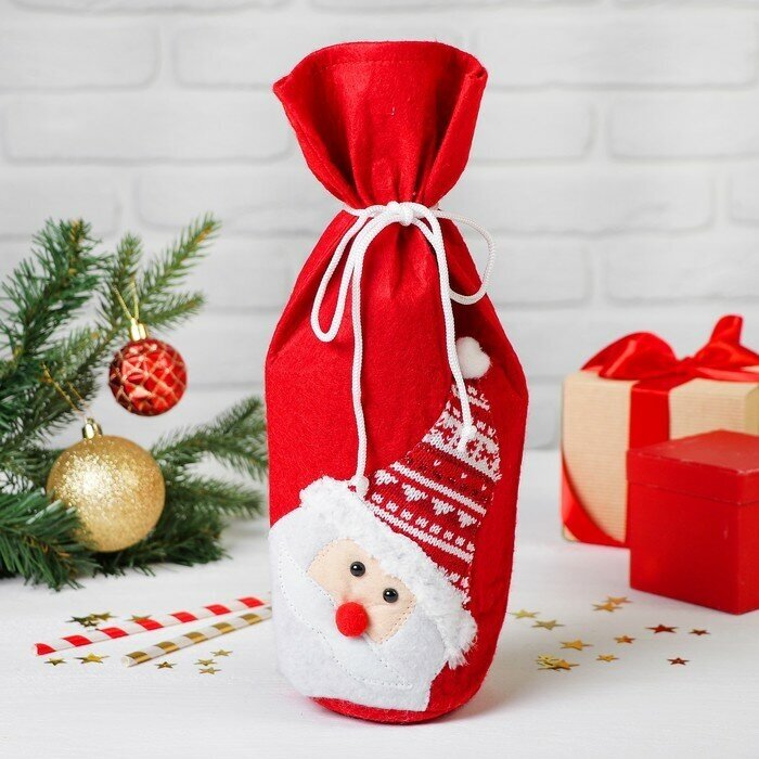 Страна Карнавалия Чехол на бутылку «Дед Мороз в вязаной шапочке» на завязках
