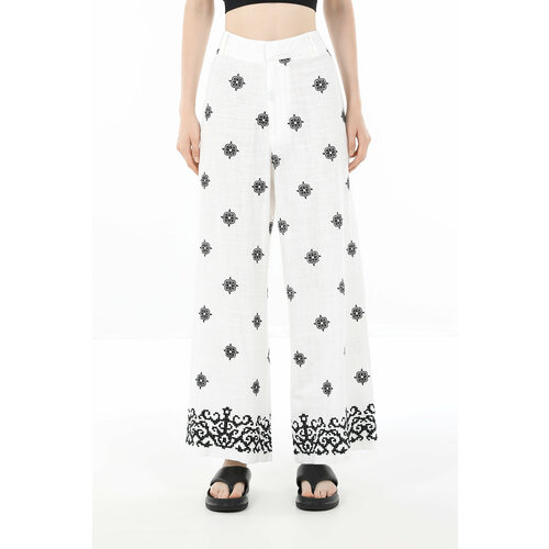 фото Брюки piombo, размер 44, белый