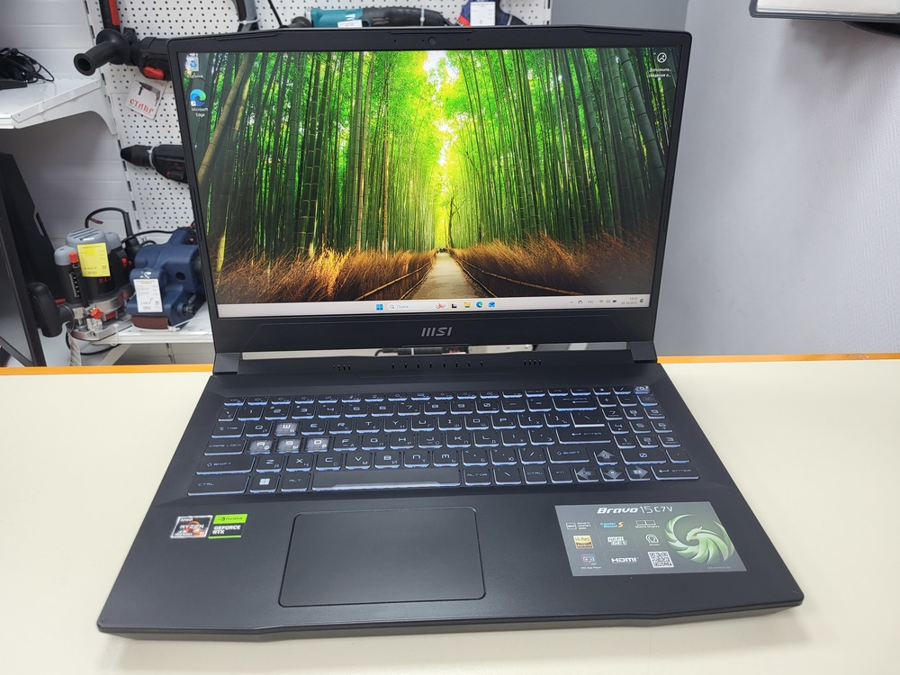 Ноутбук игровой MSI Bravo 15 |15.6" | AMD Ryzen 5 7535HS | 8Гб | 512 |RTX 4050 | Windows11 | Black, б/у, уценка