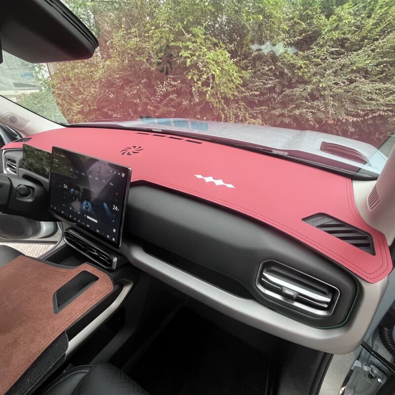 Солнцезащитный козырек для приборной панели BYD Yangchengbao Titanium 3 из бордовой кожи для защиты от УФ-лучей и тепла