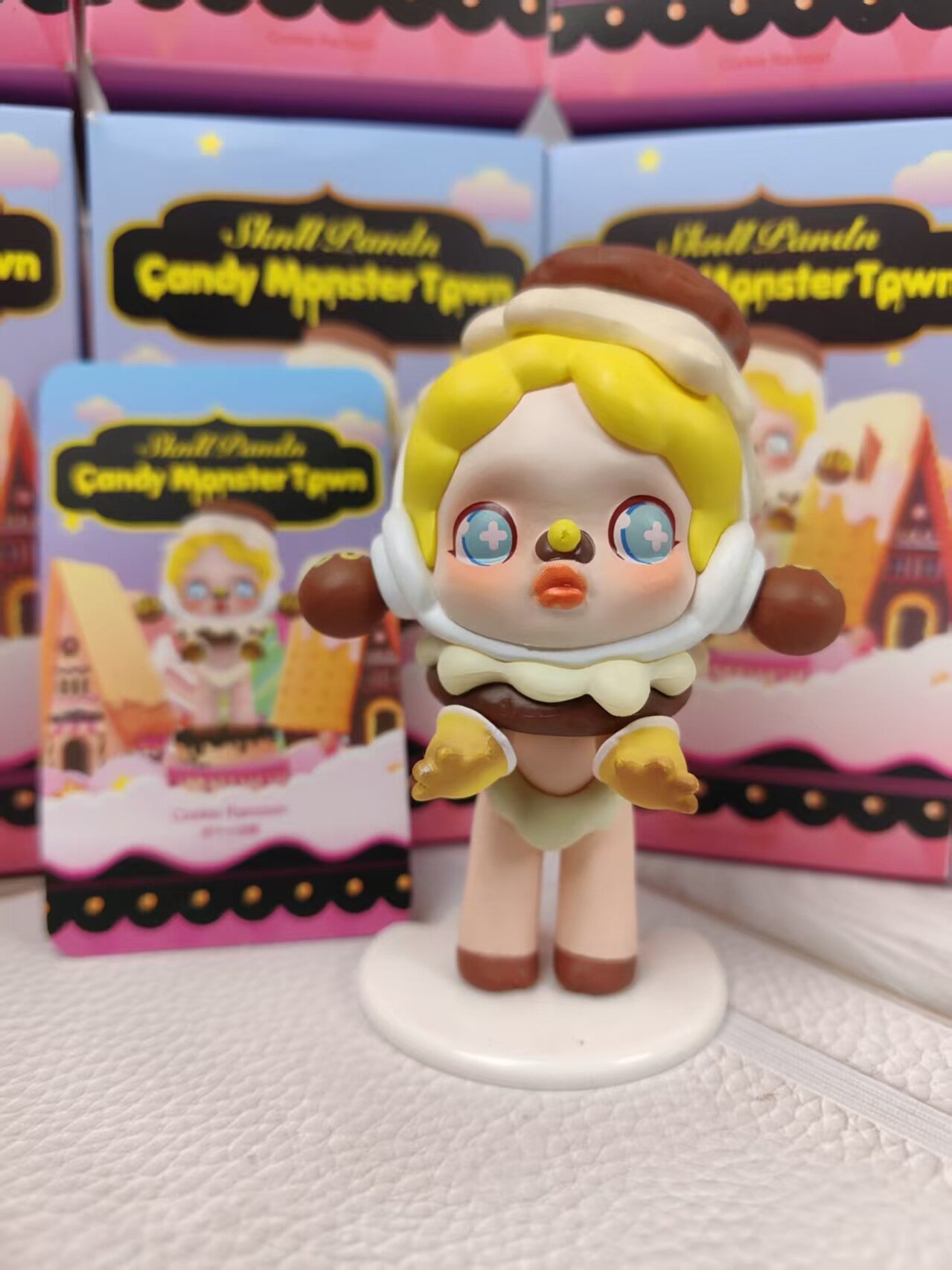 Фигурки из блайндбокса Guozu Paopao, серия Candy Town, конкретная модель Печенька Енот, коллекционные фигурки, игрушка