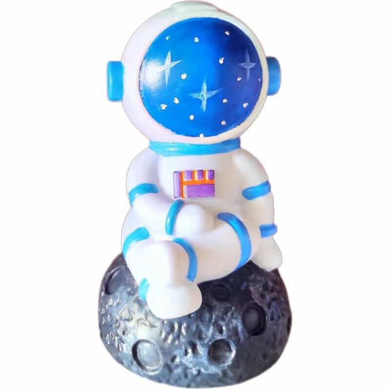 Непокрашенная фигурка космонавта (высота 19 см) с лунной базой для росписи