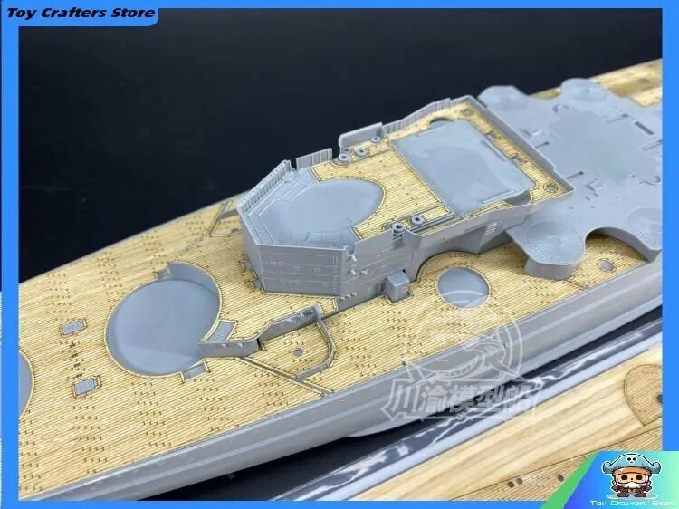 Эксклюзивная деревянная палуба Veyron 1040 для крейсера Scharnhorst 1943, масштаб 1/350, артикул CY350069