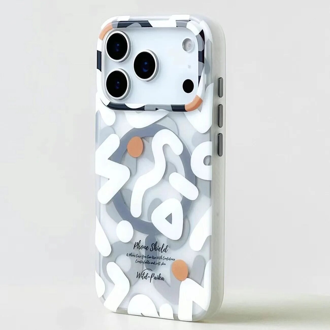 Белый чехол для iPhone 15 Pro Max
