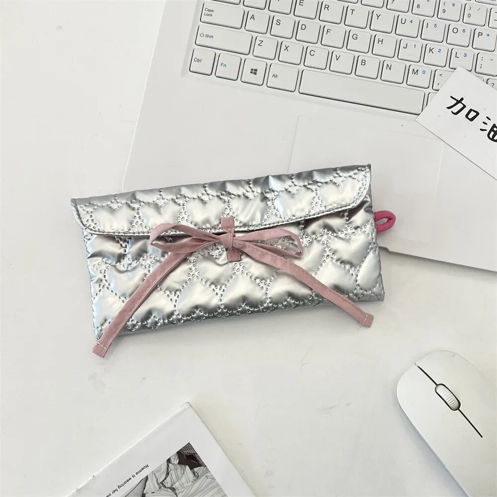 Косметичка-пенал Lace-Up Silver