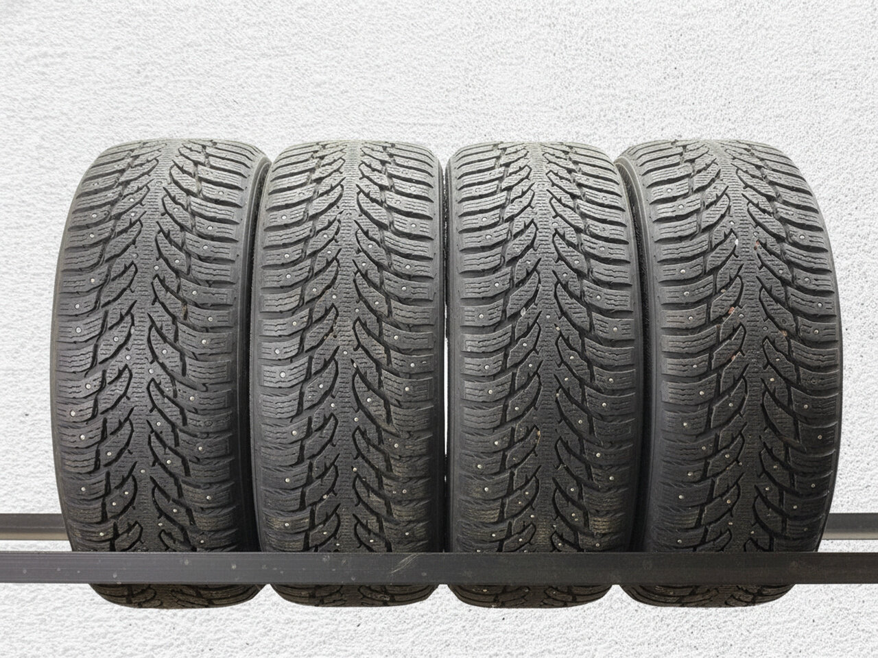 Зимние шины шипованные Nokian Tyres Hakkapeliitta 9 SUV 255/50 R19 25.0% износ PT0011111 TSB056309