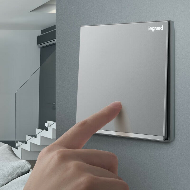 LEGRAND Глубокий песочный серебристый набор розеток 10А пятиконтактных Тип：Пятиконтактный, набор на 10 шт