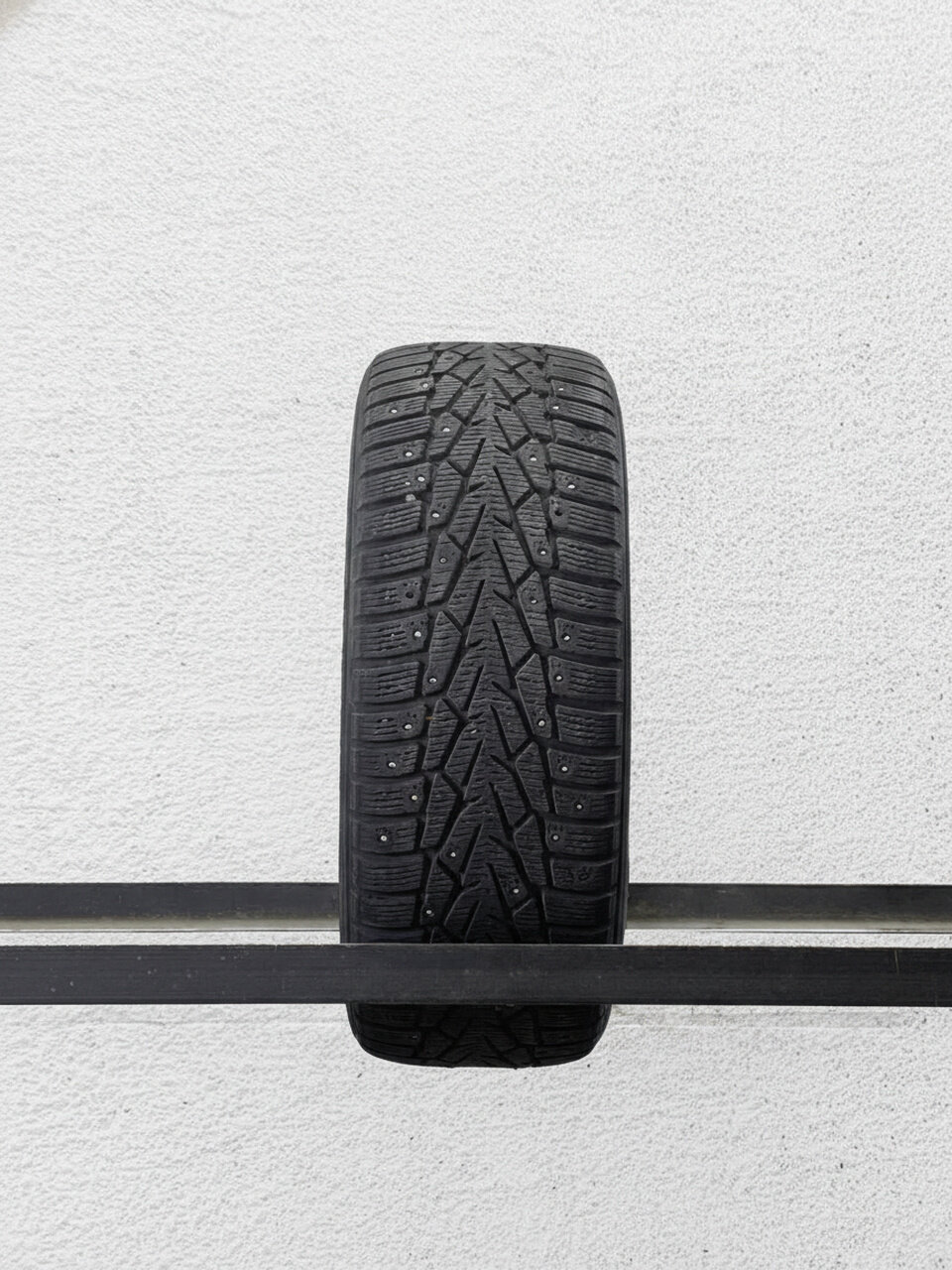 Зимние шины шипованные Nokian Tyres Hakkapeliitta 7 205/55 R16 25% износ TSB038137