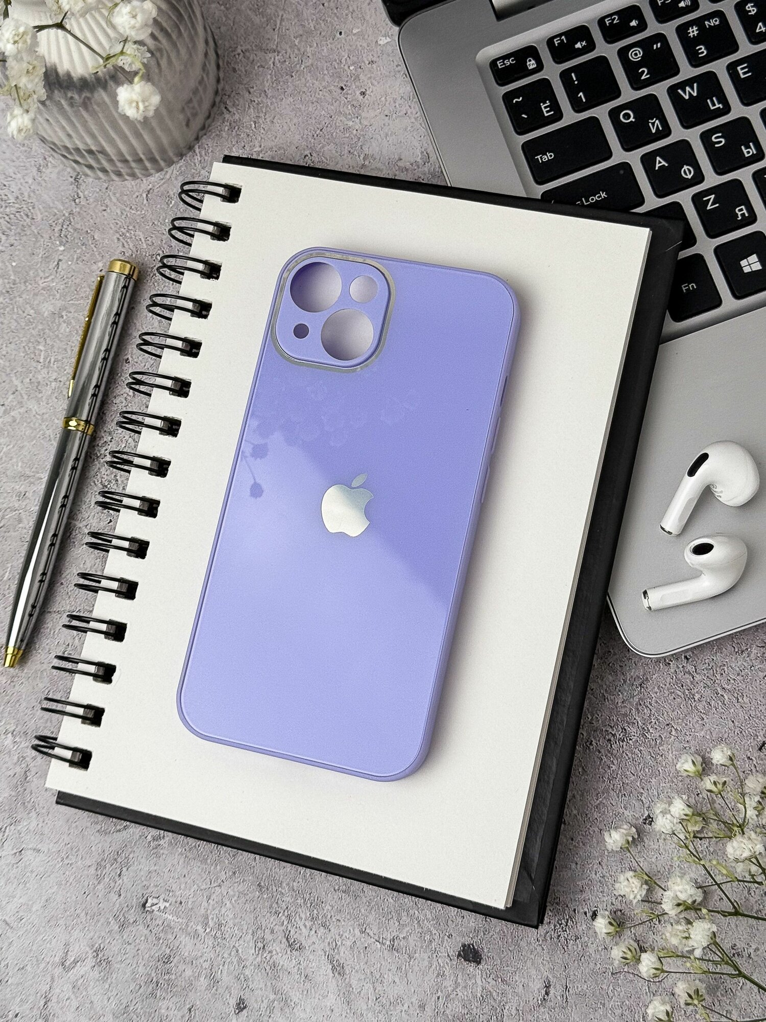 Чехол на айфон 14 с защитой для камеры / Чехол стеклянный для iPhone 14 лавандовый
