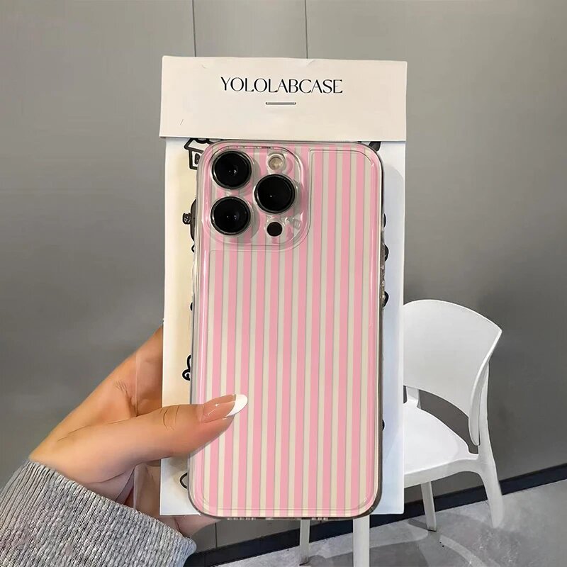 Розово-белый чехол для iPhone 16 Pro