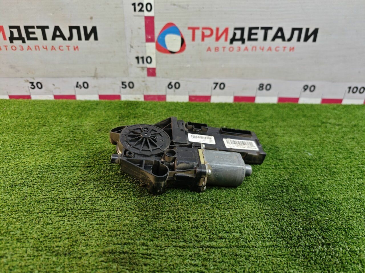 Мотор стеклоподъемника Renault Megane 1.5 K9KF830 2009 перед. лев. (б/у)