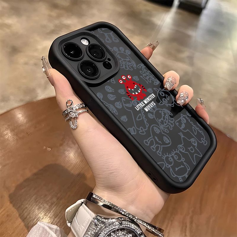 Чехол на Айфон 16 / iPhone 16 черный Мягкие монстрики силиконовый ударопрочный