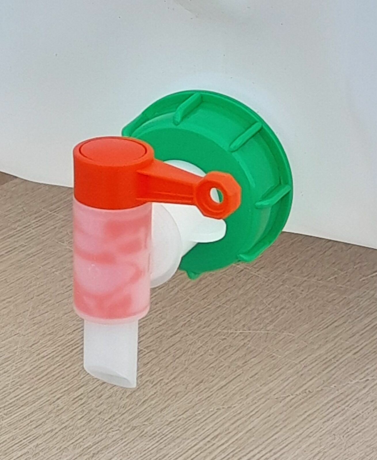 Изображение Кран на евро канистру 20л и 30 л