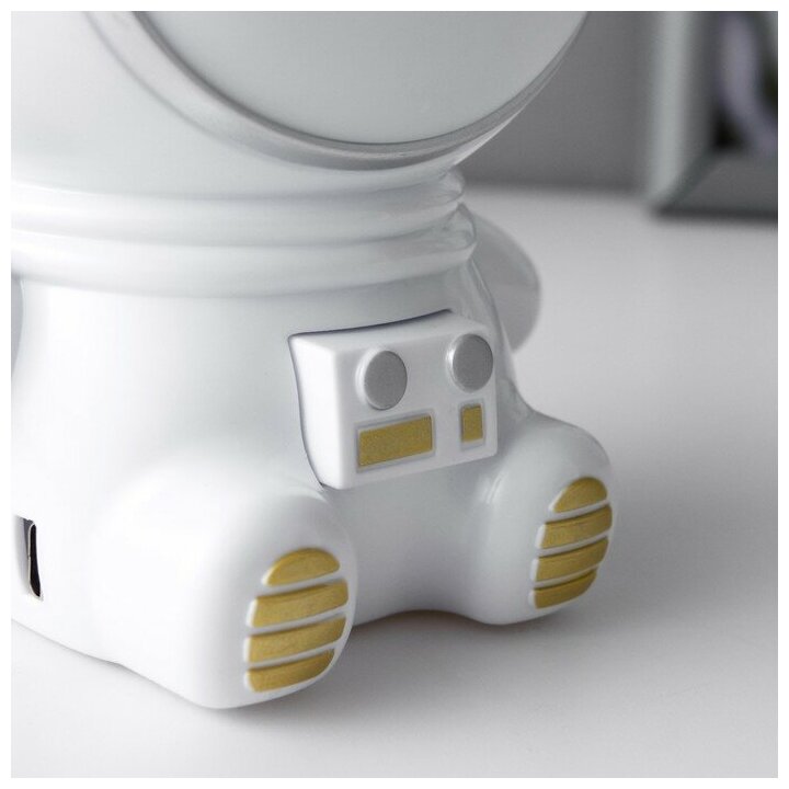 Ночник "Космонавт" LED 1.5Вт USB АКБ белый 9,5х8х10,5 см - фотография № 11