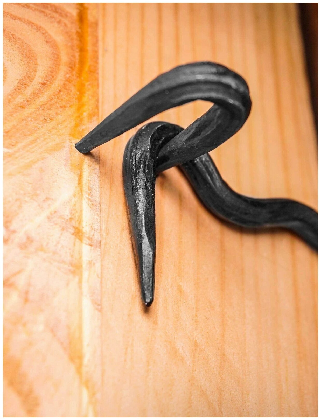Крючок ветровой кованый Волна 12 см., цвет: черный для калиток, дверей, ворот - фотография № 3