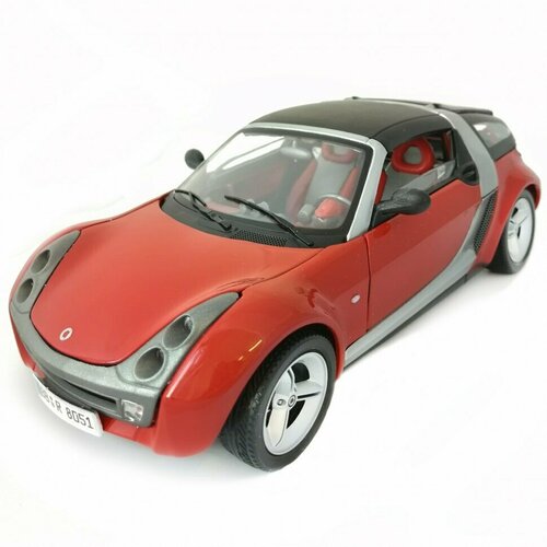 Smart Roadster Coupe 1:18 коллекционная модель автомобиля Bburago 18-12052 red bmw м roadster 1 18 коллекционная модель автомобиля bburago 18 12028