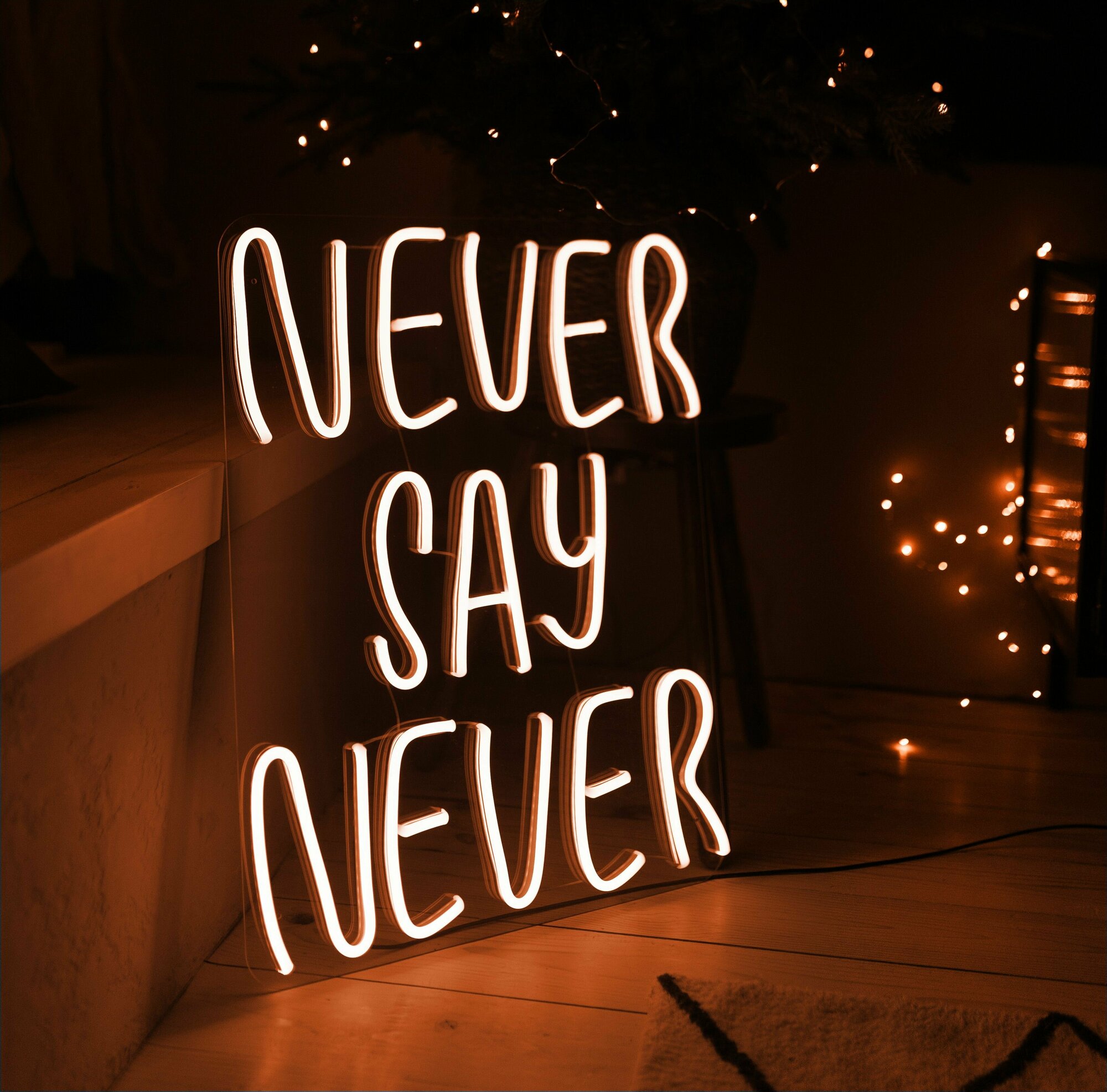 Табличка неоновая never say never, 50x65 см, желтая