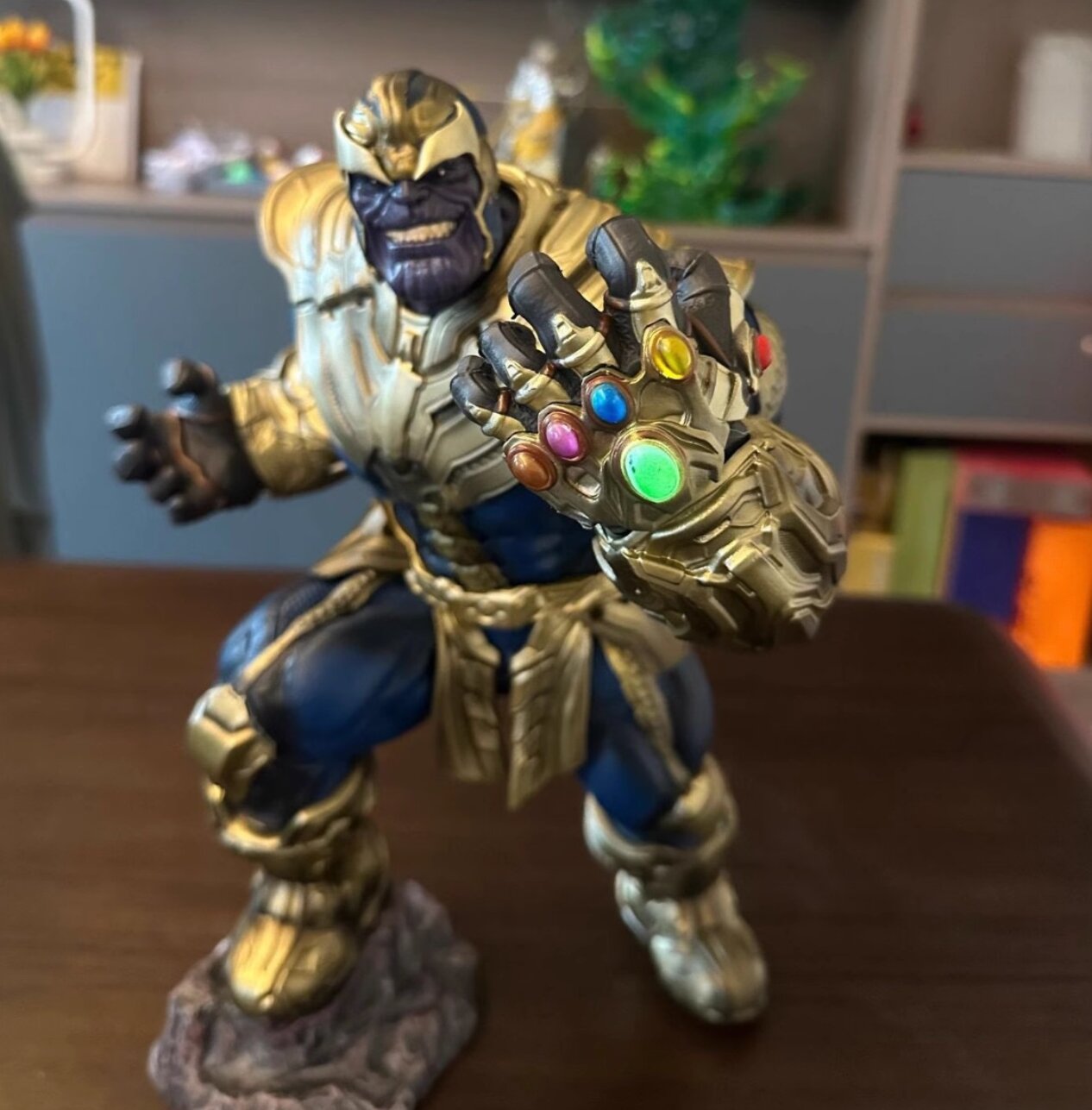 Фигурка Танос 36см (с подсветкой) / Marvel Мстители / Коллекционная