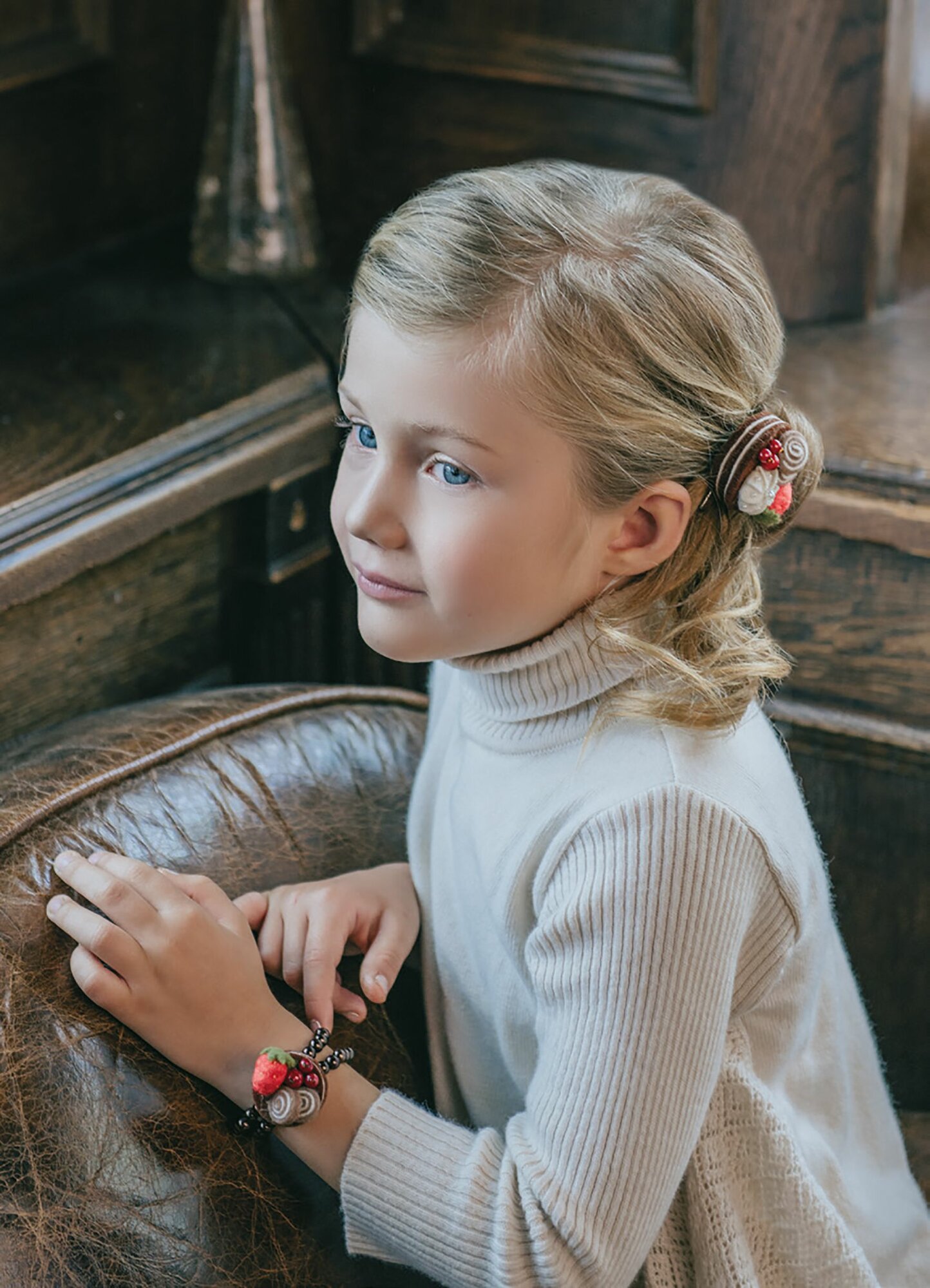 Заколка Андерсен Медовый бисквит — фото 1