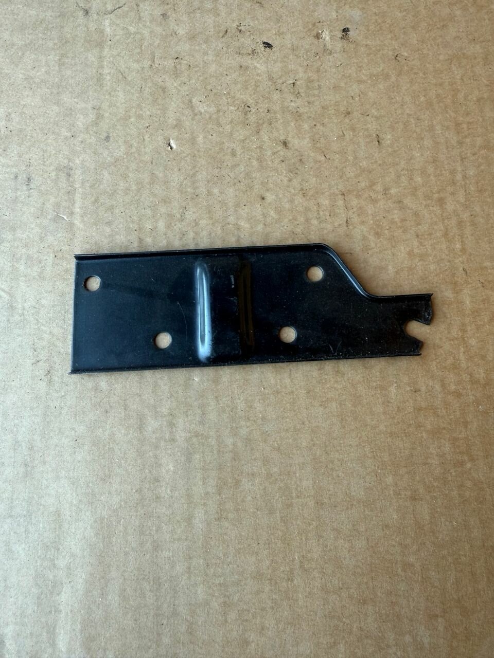Кронштейн брызговика правый Газ-3102,31029 (СССР)