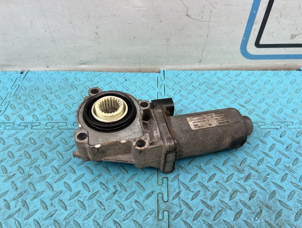 Моторчик раздатки BMW X5 2004 E53 M54B30 3.0 OEM 27102449709