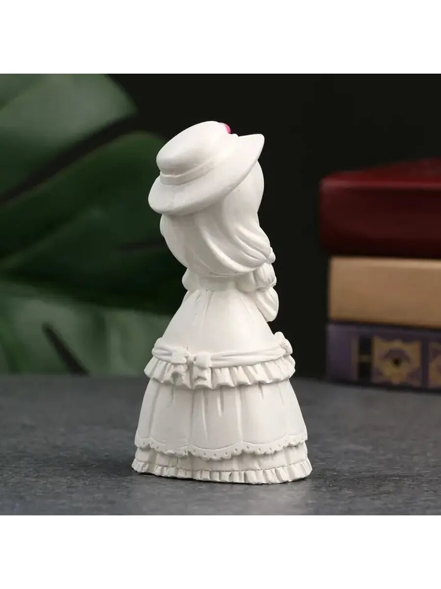 Элегантная фигурка девочки с зайкой, 11 см