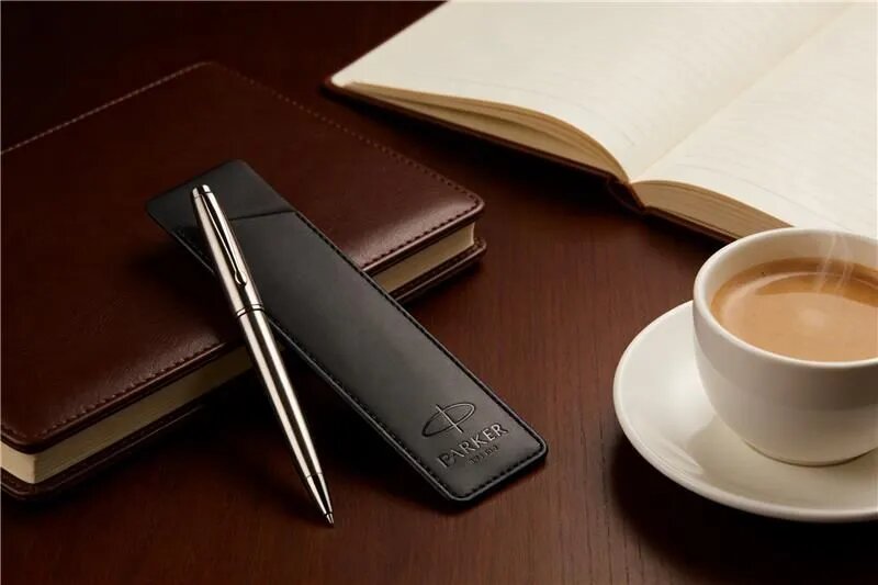 Чехол Parker из натуральной кожи, цвет матово-черный с тиснением