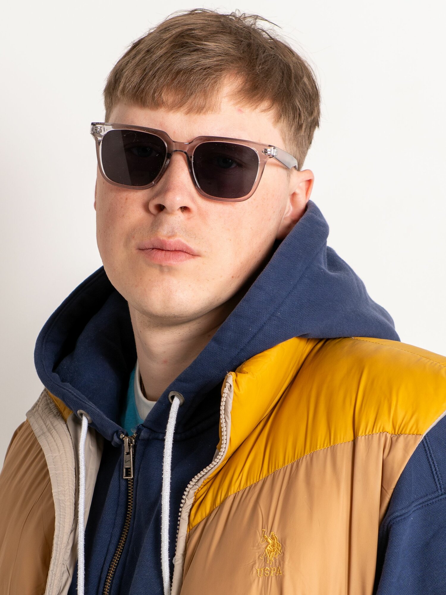 Солнцезащитные очки