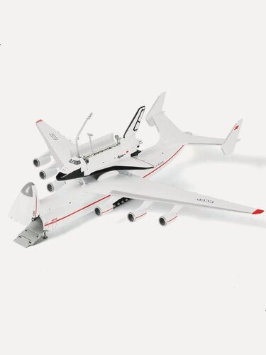 Изображение товара Модель самолета Ан-225 Мрия с Бураном 1:200 металл