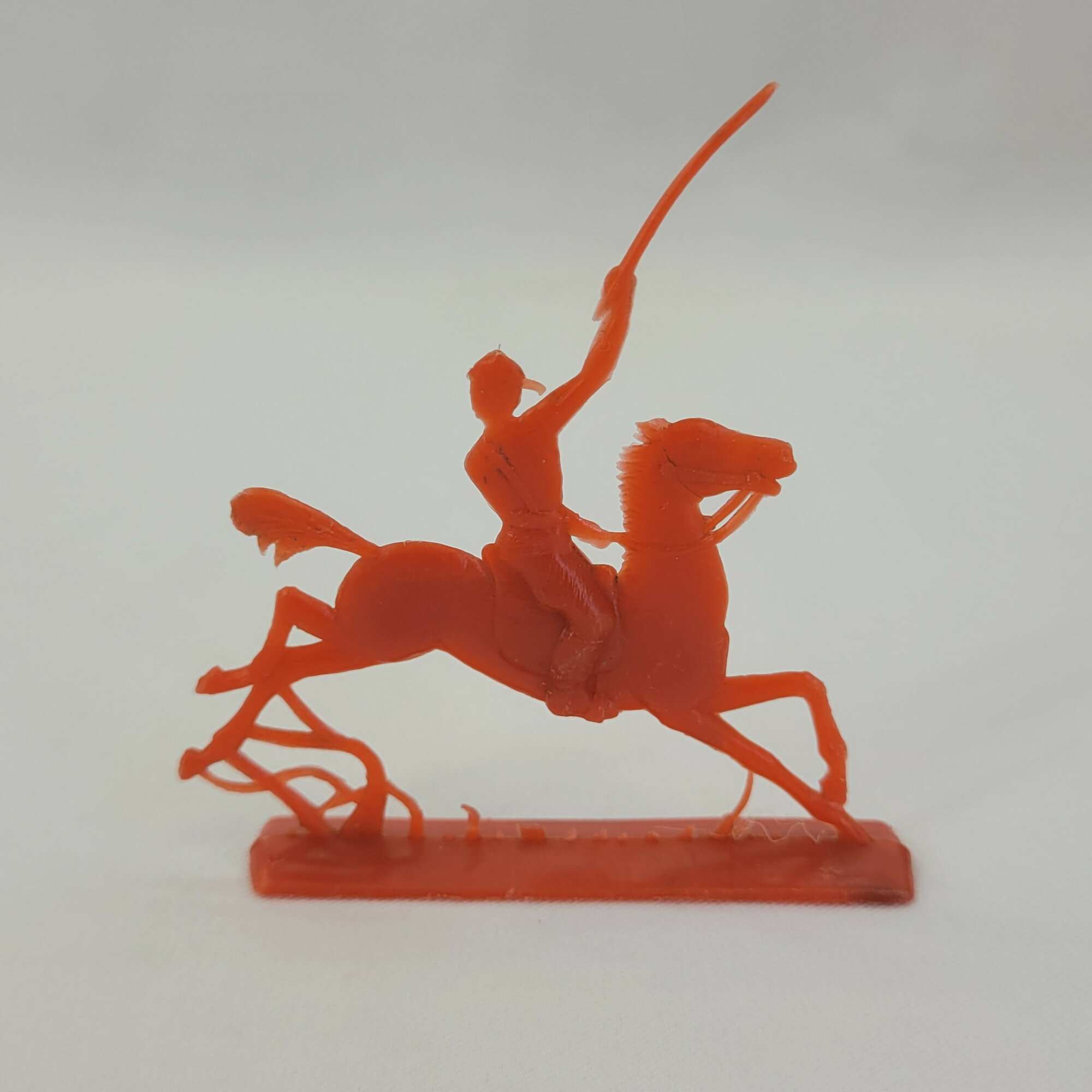 Фигурка всадника, винтажная игрушка СССР. Воин на коне с саблей и подставкой