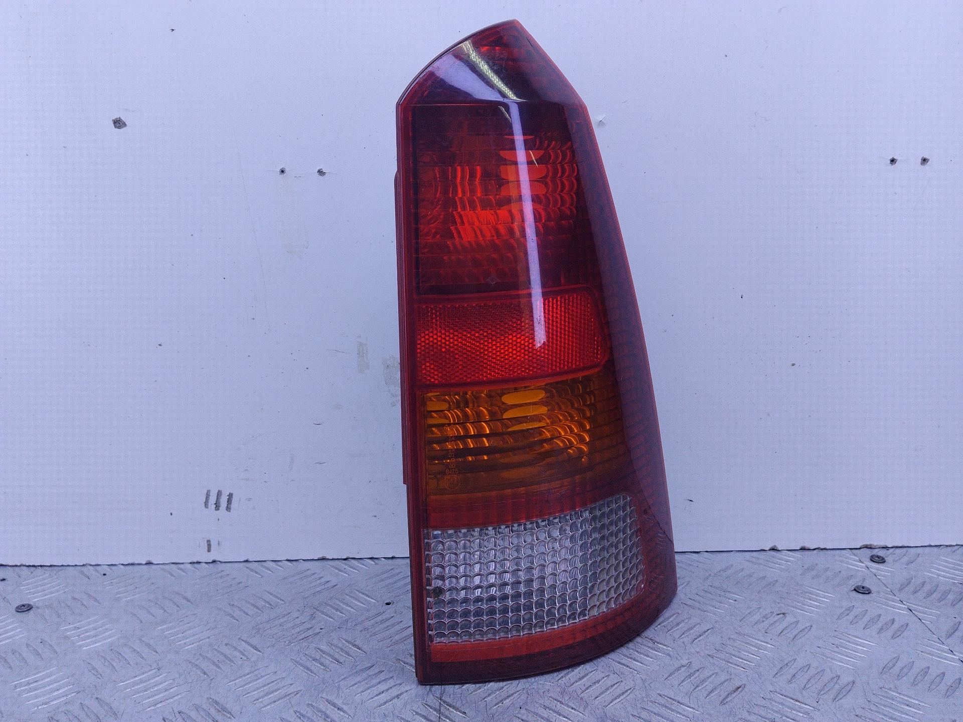 Фонарь задний правый Ford Focus 1 (1998 - 2001)