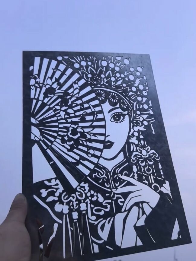 Металлическое панно "Китайская красавица" для интерьера 20x30cm