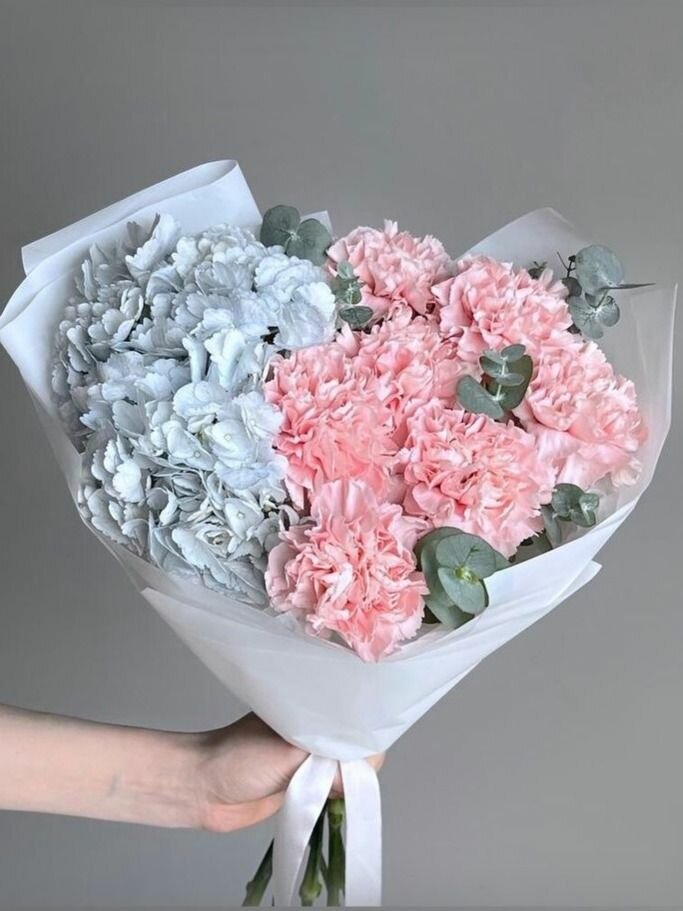 Цветы живые букет из гортензии и гвоздики "Лола" Flor2u