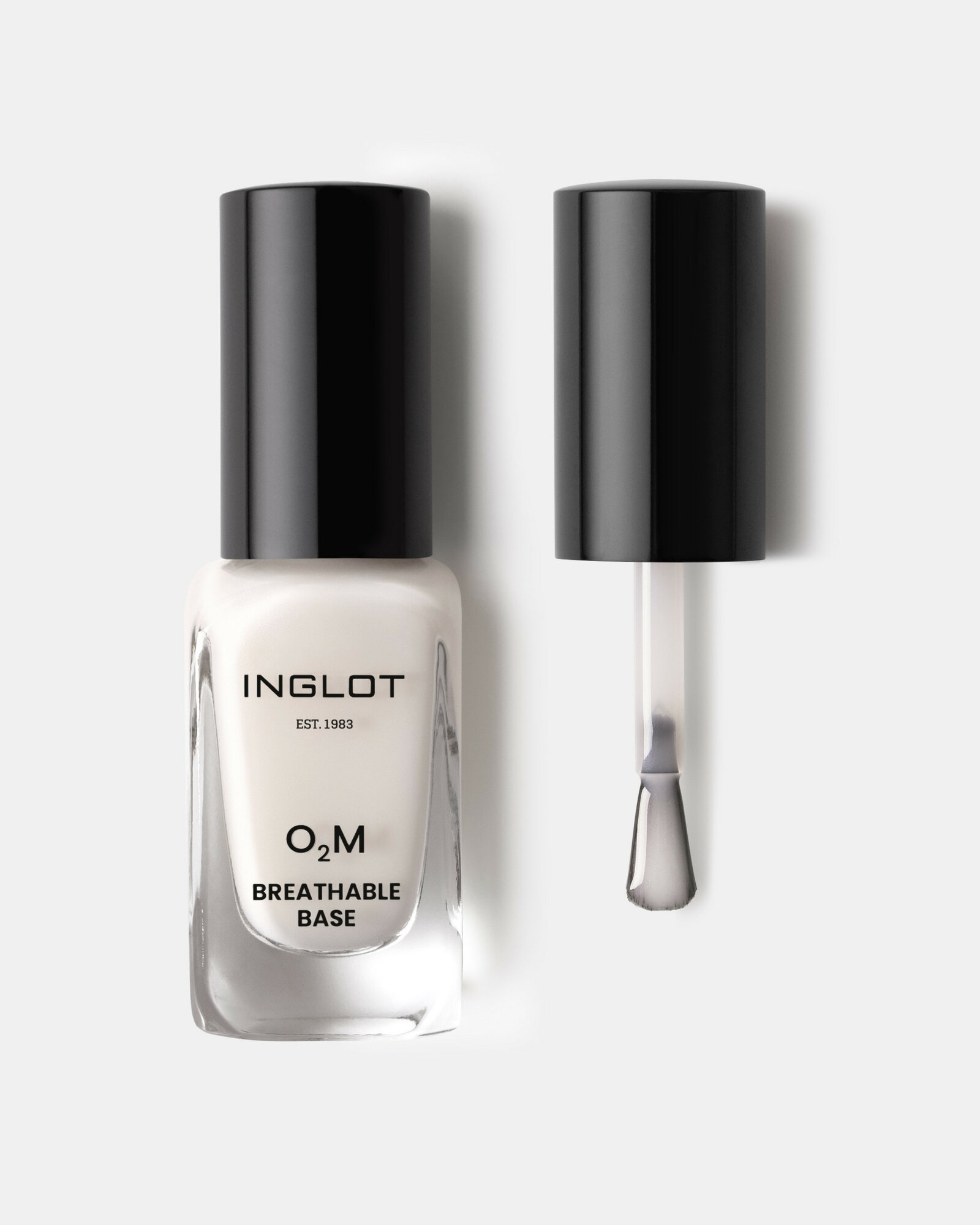Основа под лак O2M BREATHABLE BASE от Inglot - это революционное дышащее базовое покрытие